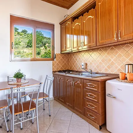 Radhima Extra - 2 Bedroom 8 People - Kitchen, Parking & Veranda * Vlorë